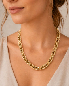 Colar Folheado Dourado com Corrente Torcida