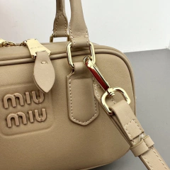 Imagem do Bolsa Miu Miu - Bolsa mini com placa de logo
