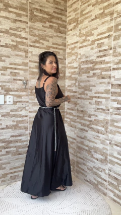 Vestido longo com alças finas cetim