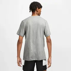 Camiseta Nike Sportswear Club Masculina - Verde - Manejo Sport