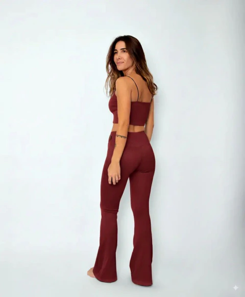 Calça Bailarina Canelada Tight Wine