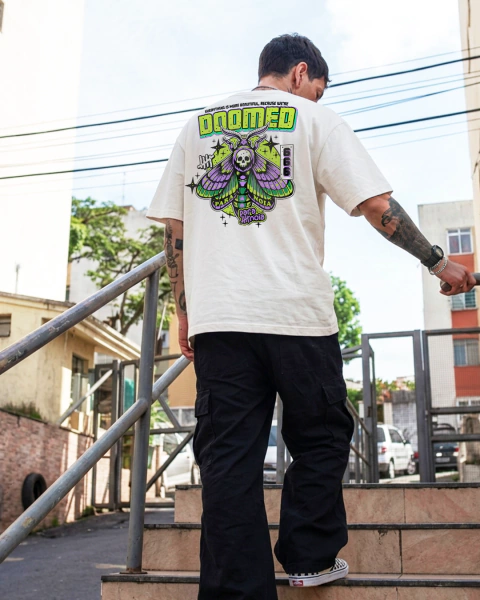 Camiseta Oversized • Doomed - comprar online