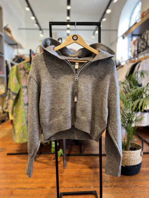 Cardigan oli