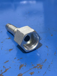 Terminal Fêmea Giratória ORFS Reto 1" x 1/2" na internet