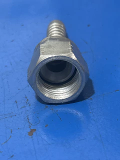 Terminal Fêmea Giratória Métrica JIC 37° Reto 18 mm x 3/8" - Profort Soluções Hidraulicas