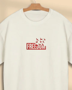 Camiseta Freedom Off White NW - North West