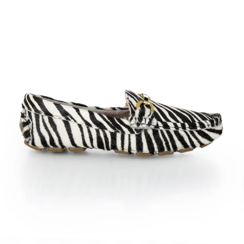 Drive Deise pelo zebra branco e preto.