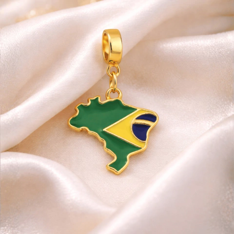 Berloque Semijoia Bandeira do Brasil em Mapa - Hexacampeão Banhado a Ouro
