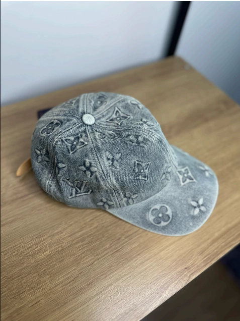 Boné LOUIS VUITTON - comprar online