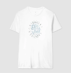 Camiseta Cristã Meu Deus Está Vivo