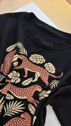 Cropped estampado Onça - comprar online