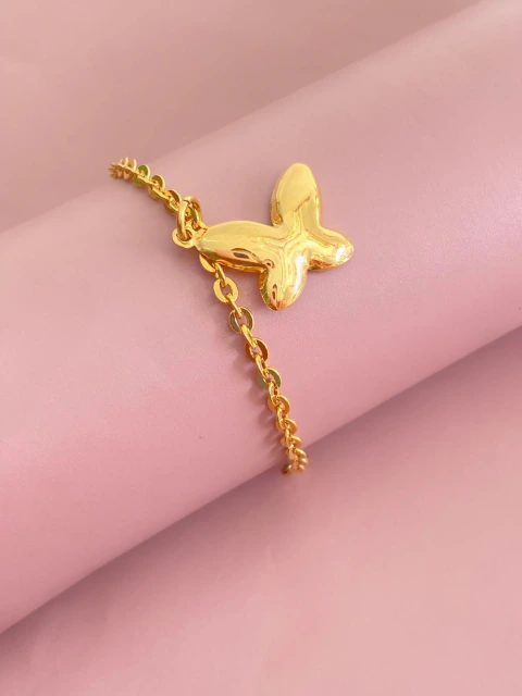 Pulseira elos finos com pingente borboleta pendurado