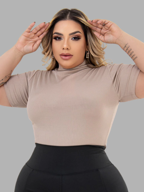 Blusa Feminina Gola Alta Canelada – Elegante, Confortável e Versátil