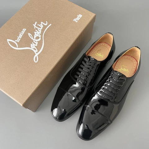 Sapato Christian Louboutin Greggo Flat – Patent Black Leather - comprar online