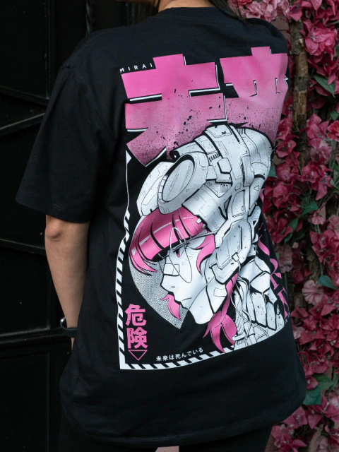 Camiseta Mirai • Leandro Cruzes • Preta