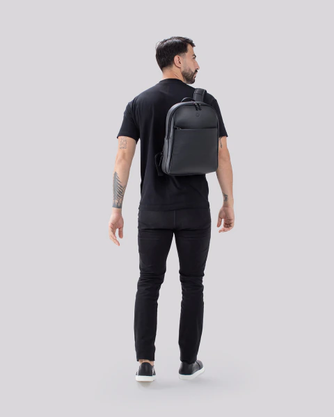 Mochila Macbook em Couro Slim | Madrid Caramelo - comprar online