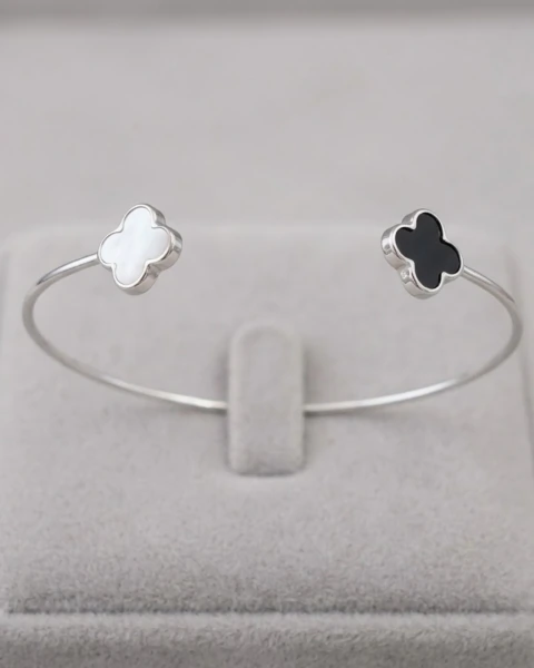 Bracelete Trevo Duplo - Ônix & Madrepérola