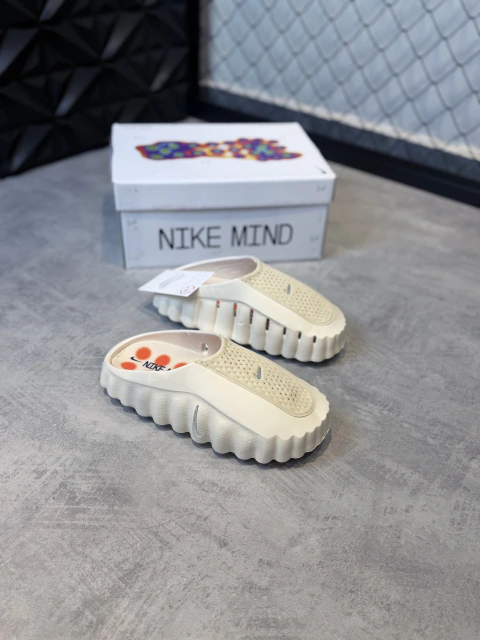 Chinelo Nike Mind 001 • Off White