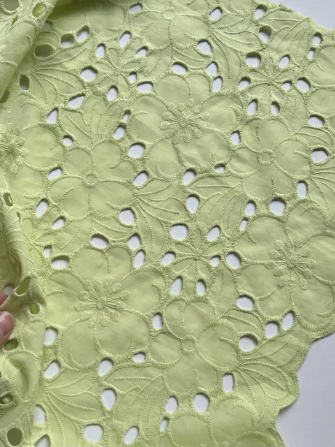 Broderie Claude - 5632 en internet
