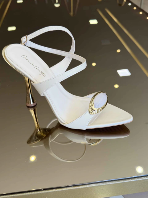 Sandalia Feminina Gabriela Salto Fino Off White