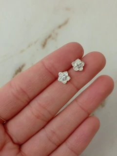 Aro Pasante Flor Cubic