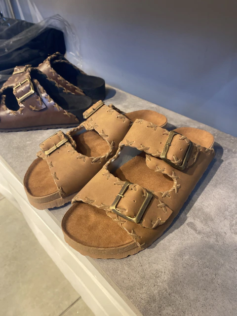 Sandalias yisus