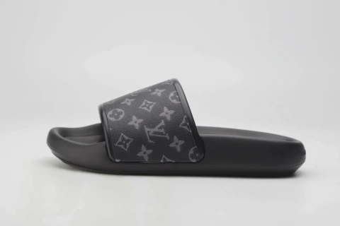 Louis Vuitton Slide Sandals Waterfront Mules Monogram Eclipse - comprar online