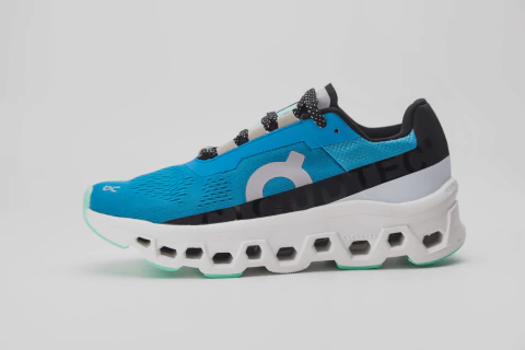 On Running Cloudmonster Blue - comprar online