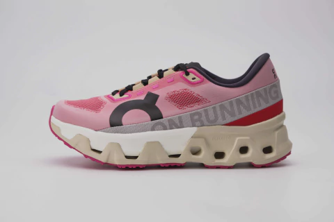 On Running Cloudmonster Hyper Red Cream - comprar online
