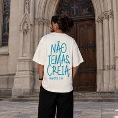 CAMISETA OVERSIZED SUEDINE NÃO TEMAS CREIA