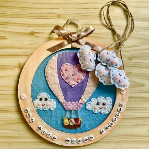 Kit de Decoração Infantil: Balão e Nuvens