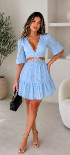 Vestido Curto Feminino Laise Bordado com Recortes e Amarração nas Costas