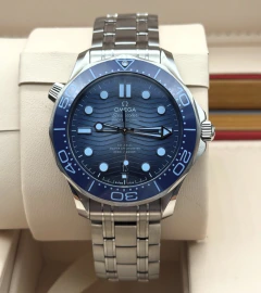 Omega Seamaster Diver 'Summer Blue' na internet