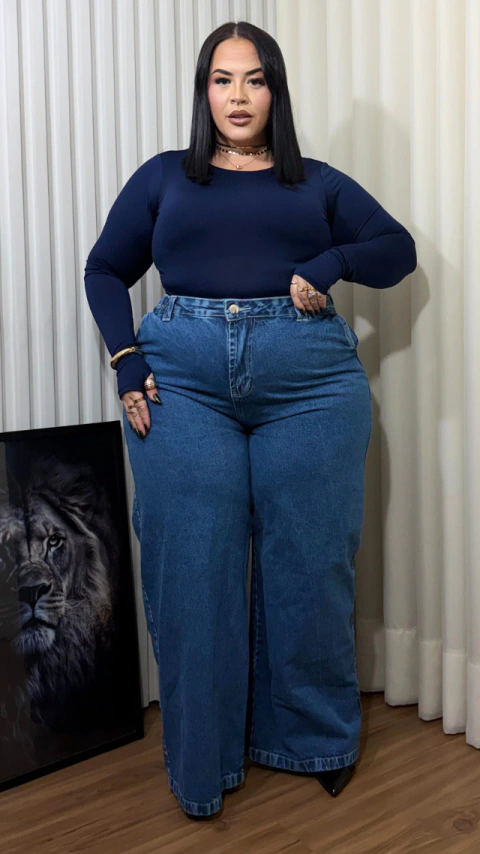 Calça Jeans Wide Leg Plus Size Detalhe na Cintura