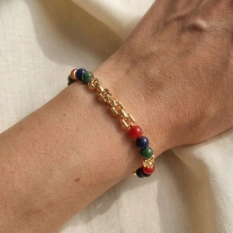 Pulseira Banhada a Ouro 18k com Pedras Jade Coloridas e Entremeios Dourados