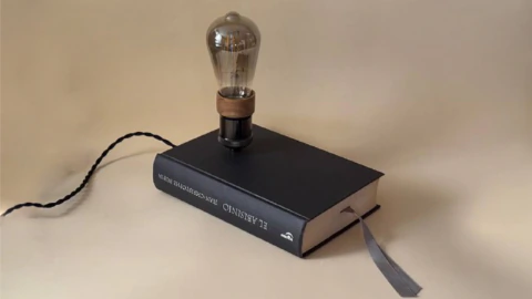 Lámpara Libro con interruptor en señalador - El Abisinio