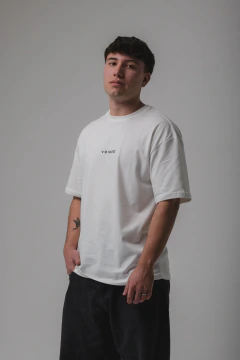 Remera Voided basic crudo