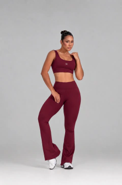 CONJUNTO CALÇA FLARE + TOP na internet