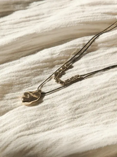 BLACK LAYERED CORD NECKLACE