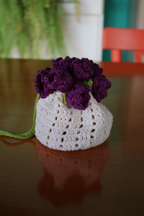 Bolsinha de Flores Roxas ✿ - comprar online