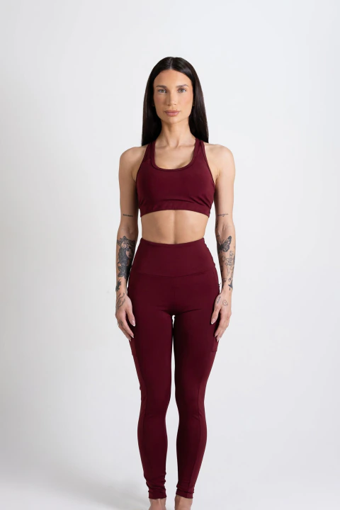 Calça Authentic Fit com Recortes e Bolso - comprar online