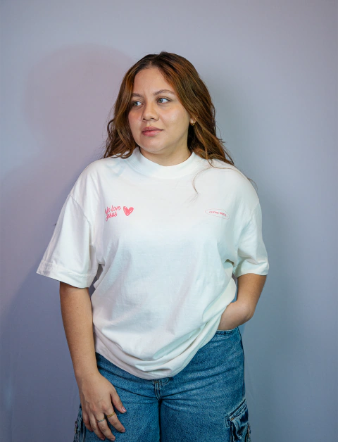 T-shirt "We Love Jesus"