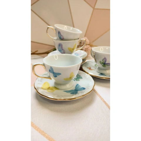 4 Xícaras de Café Borboletas Coloridas e Detalhes em Ouro