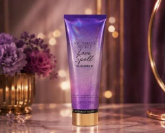 Victoria’s Secret Love Spell Shimmer Loção Perfumada 236ml