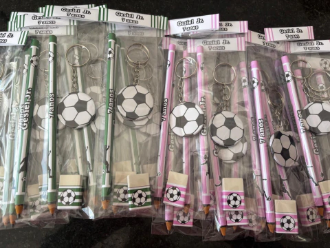 10 Kits com Chaveiro + Lápis + Borracha Personalizados - Futebol - comprar online