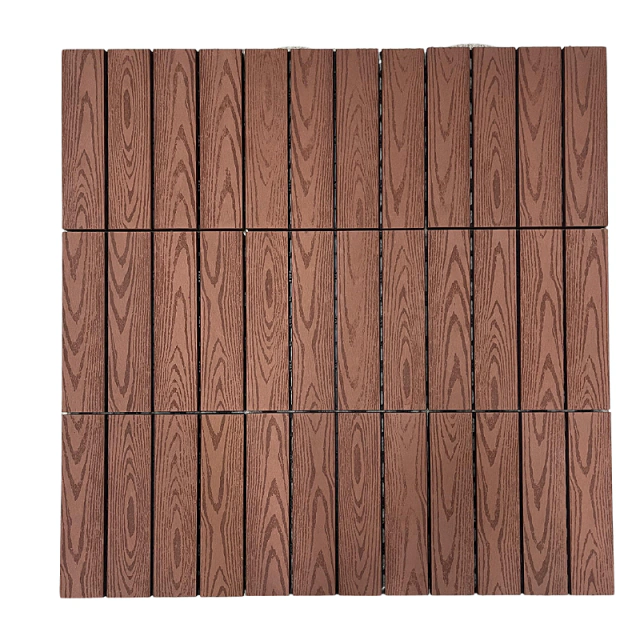 Sacada com piso de deck modular WPC red wood