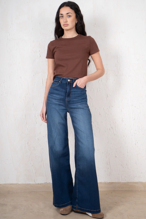 OPIAH | WIDE LEG JEAN TIRO ALTO LOCALIZADO, BIGOTES, RUEDO NORMAL ISOSTASIA ELASTIZADO