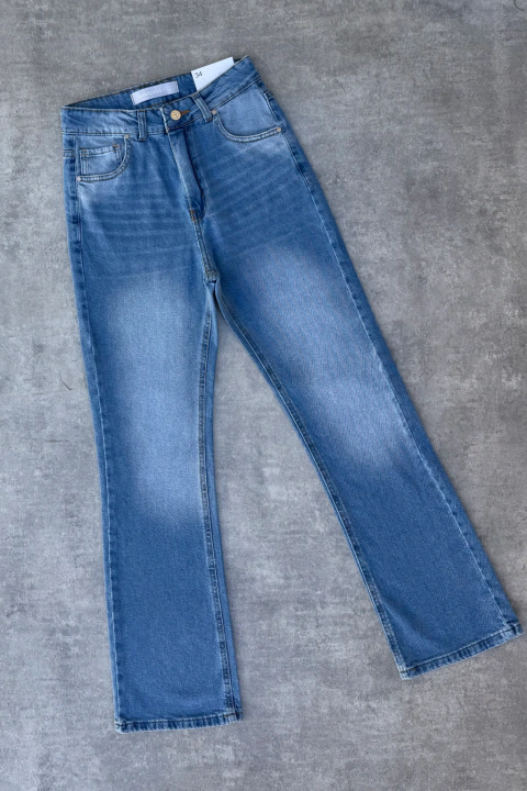 NUSHIA | FLARE JEAN CROPPED TIRO ALTO LOCALIZADO, BIGOTES, RUEDO NORMAL ISOSTASIA ELASTIZADO