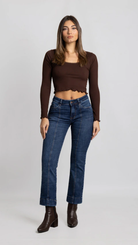1022 | RECTO AZUL DARK CON RECORTES SEMI-ELATIZADO TIRO MEDIO ANDAR JEANS