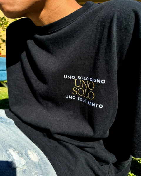 Remera boxy-fit "Un solo Dios"